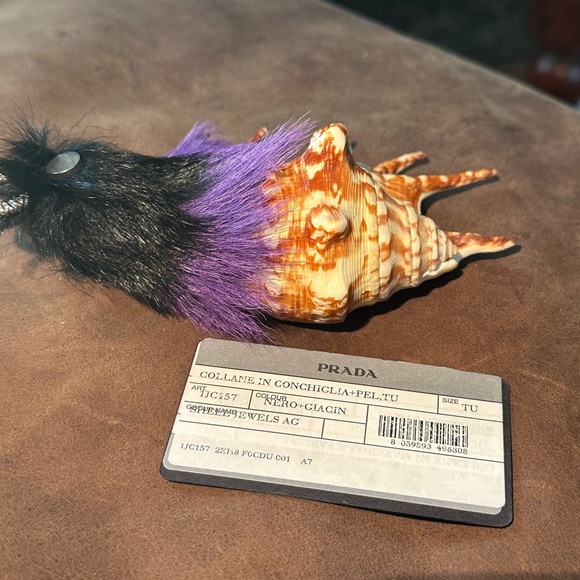PRADA SHELL AND FUR PENDANT missing cord - Picture 2 of 16